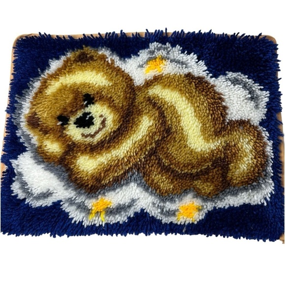 Completed Sleepy Teddy Bear Latch Hook Cushion Cover Blue Cloud Sun / Artwork - Picture 1 of 8